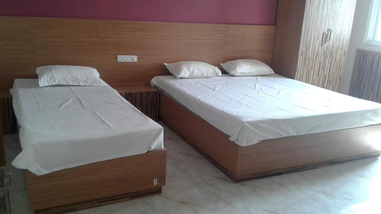 Hotel Nirmalya Brahmapur Buitenkant foto